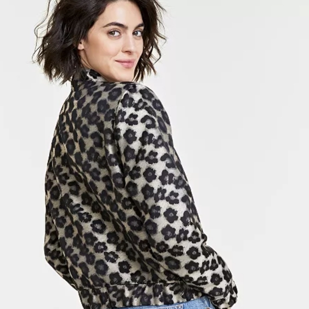 ON•34th Women's Black and Cream Bomber Jacket - Picture 7 of 8
